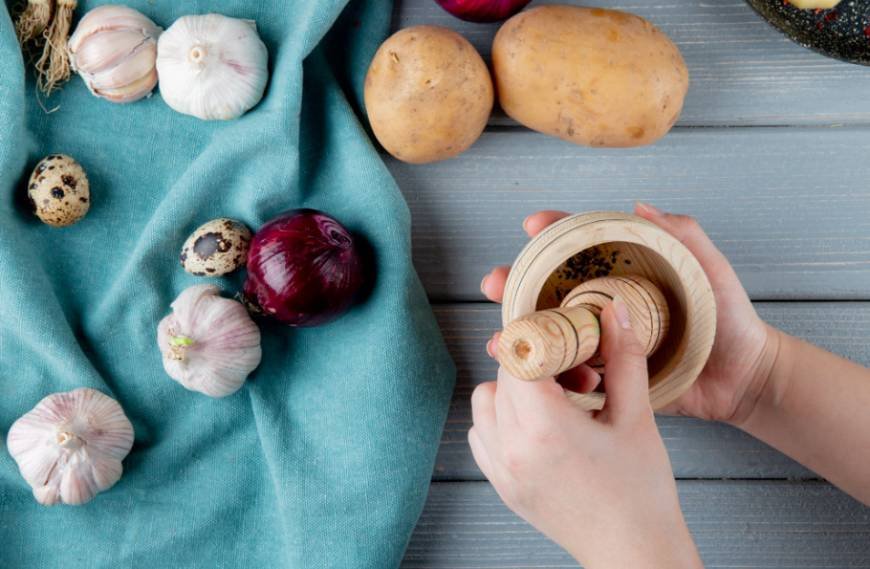 Is the Bowl Method Better Than Smashing Garlic With a Knife