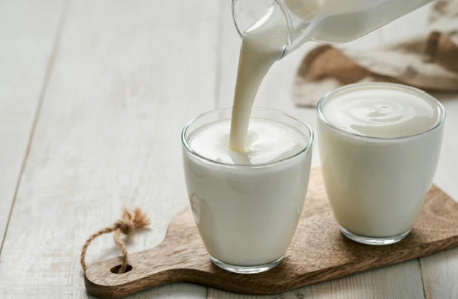 DIY Buttermilk Substitute With Milk and Vinegar An Easy Baking Fix